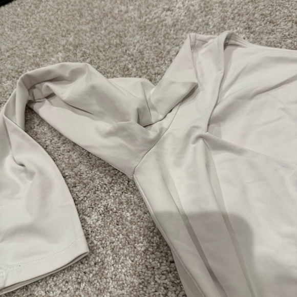 Aritzia Babaton Contour Long Sleeve Top - Picture 5 of 8